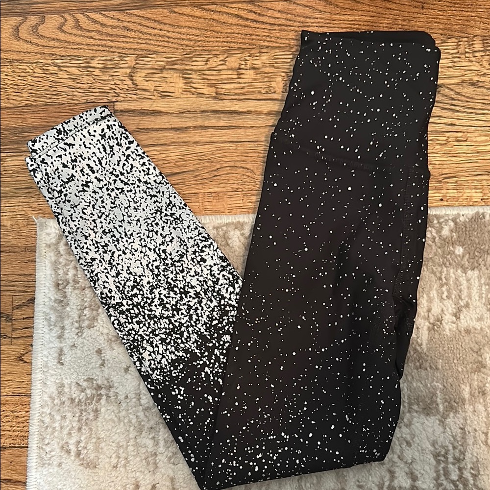 Beyong Yoga Black and White Speckled Leggings- size S